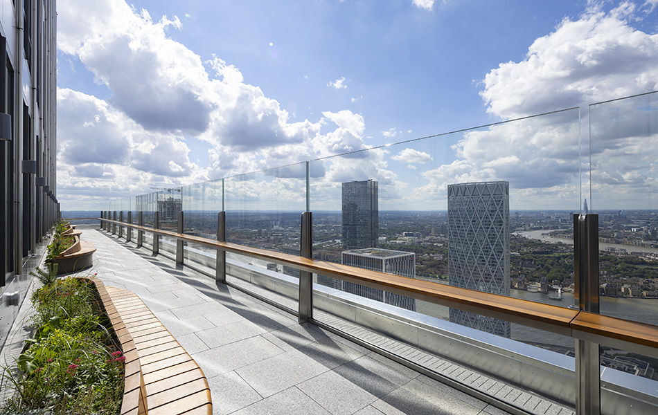 Level 47 terrace in One Canada Square